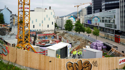 Norske byggeplasser skal bli utslippsfrie. Nå setter Enova i gang 2.utlysingsrunde for pilotprosjekt som skal få ned utslippene på byggeplassene (Foto:BKK)