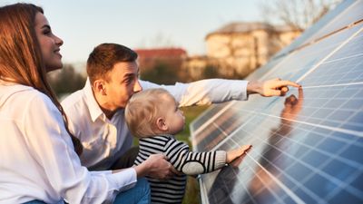 Solceller var uten tvil den mest populære tiltaket Enova støttet i 2022 og så langt i 2023, og det har vært en formidabel økning i antall leverandører. En positiv markedsutvikling for flere av tiltakene i Enovatilskuddet reduserer behovet for støtte for enkelte teknologier. Derfor reduseres støtten til solcelleanlegg, lett elektrisk motorsykkel, balansert ventilasjon og smart varmtvannsbereder.