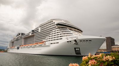 MSC Virtuosa ligger til kai ved Filipstakaia i Oslo. Nå skal Oslo Havn bygge landstrømanlegg her for fremtidens cruiseskip. Foto: Oslo Havn