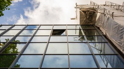 Enova styrker satsingen på enegiefektivisering i yrkesbygg og boligselskap. Nå lanseres tre program som skal gi mer energieffektivisering i eksisterende bygg.