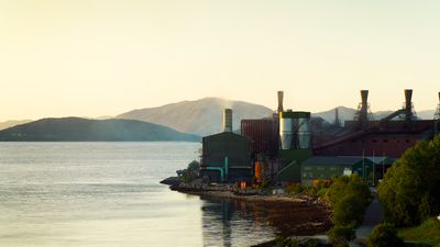 Ved å bytte fossilt kol ut med klimavenleg biokarbon i stor skala kan smelteverket på Kyrksæterøra medverke til eit av dei aller største utsleppskutta i norsk industrihistorie.