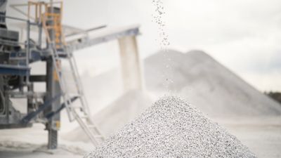 RÅVARE: Utslippene fra kalkproduksjon er krevende å redusere, men prosjektet i Mo i Rana skal være med å løse utfordringen.