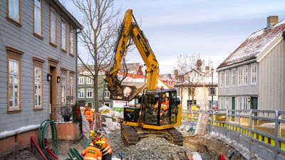 UTSLIPPSFRIE ANLEGGSMASKINER: Bygge- og anleggsvirksomhet har høyest samlet klimafotavtrykk av alle næringer i Norge. 2026 ser ut til å bli et rekordår for støtte fra Enova til utslippsfrie anleggsmaskiner. Bildet viser elektrisk anleggsmaskin i bruk på Bakklandet i Trondheim.